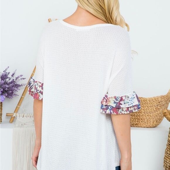 New ITEM! BEAUTIFUL WHITE WAFFLE V-NECK WITH FLORAL ACCENTS! NEW ITEM! - Picture 5 of 6